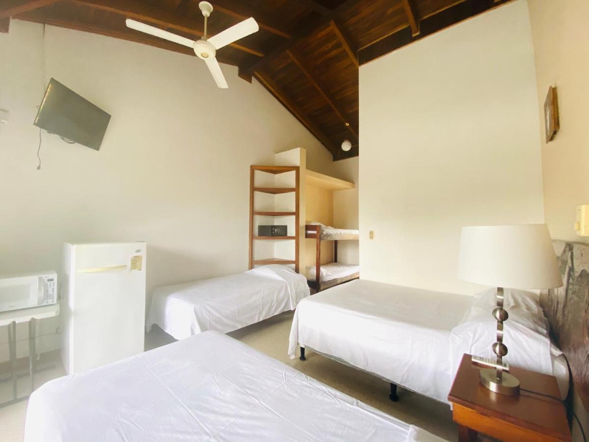 Hotel Mar Rey Tamarindo Ngoại thất bức ảnh